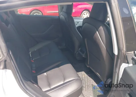 2019 Tesla Model 3 Long Range/Mid Range/Standard Range/Standard Range Plus z USA, uszkodzony, nr VIN 5YJ3E1EA1KF449472